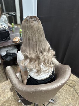 フロレゾンヘアデザインエクステ(floraison hair design exte) White milk tea × エクつけたままカラー