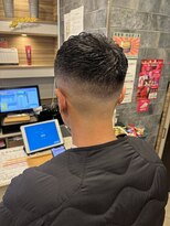 クロップスキンフェードアイロンパーマショートメンズワイルド