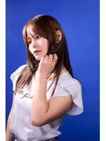 アンアタッシュ(UNE ATTACHE) Sunlight Layers|レイヤー × グレージュ私らしさを光に溶かし