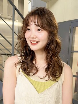 ジョエミバイアンアミ(joemi by Un ami) ミディアムパーマ / レイヤーパーマ / 前髪パーマ