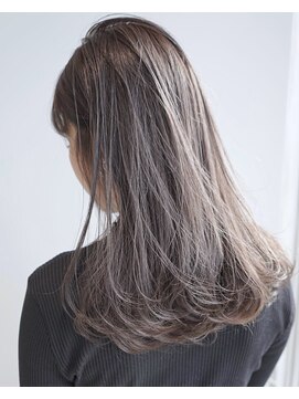 グレージュ　透明感カラー