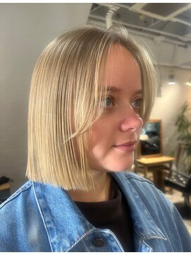 ロア インターナショナル 新宿店(LoA International) 切りっぱなしボブ