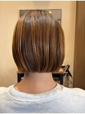 ぱつっとボブスタイル