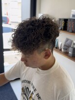 ホワイト(WHITE)&nbsp;スペインカール/前下がり/スパイラルパーマ