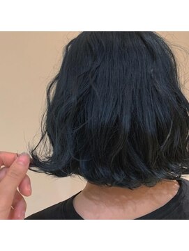 コレット(COLETTE) ブルーブラックボブ