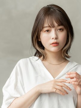 メゾンバイハバナ(maison by HAVANA) 大人かわいいピンクベージュインナーカラーマッシュショートボブ