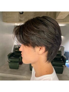 リール(rire) short wolf cut