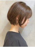 丸みショートヘアピンクベージュカラーミルクティーベージュ