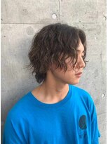 フィフスワン(fifth one) 波巻きスパイラル/スパイラルパーマ/センターパート