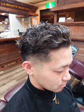 ラボーテイサミヘアーイースト(La.beaut'e ISAMI HAIR EAST) ウルフマッシュパーマハイライト〈理容室〉東浦和メンズ