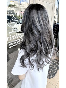 トリニティ(trinity) ハイライト・バレイヤージュ・コントラスト・ブリーチカラー