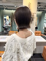 ぱっつん外はねボブ／切りっぱなしボブ