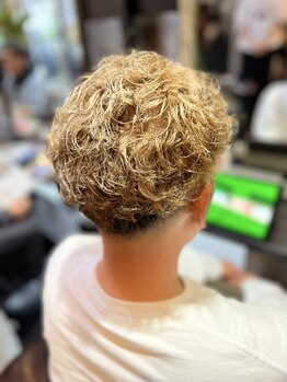レイライン(Hair&Make salon Rayline)の写真/男女問わずパーマスタイルは《Rayline》にお任せ♪メンズパーマもカッコよくキマる◎