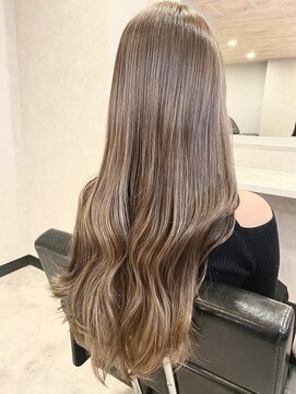 ジーアール(GR) 赤み消しハイライト×透明感ベージュ