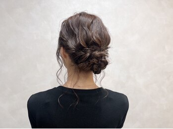 ラクス(Lacus)の写真/【5月18日NEW OPEN】崩れにくいのに、かわいさ長持ち♪特別な日を最高の日に変えるヘアセット！