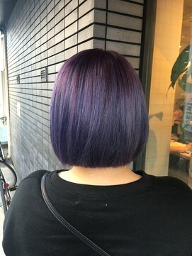 レンネ(Renee) ディープバイオレットカラー×ショートボブ
