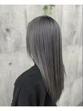 ヘアーメイクフィールヒルズ(FEEL HILLS) シルバーカラー