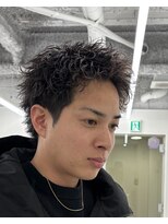 イーラ セカンド(era 2d)&nbsp;スパイキーパーマ/メンズ/刈り上げ／フェード/眉毛