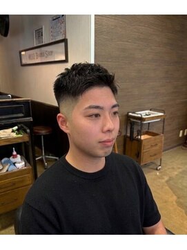ワンワンオー バーバーショップ 博多店(@110 BARBER SHOP) サイドパートローフェードミドルフェード無造作ヘアナードヘア