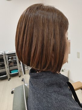 美容室アール 前下がりボブ