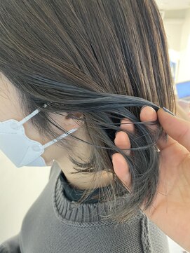 インビテーション(invitation) イヤリングカラー◎ブルーアッシュ