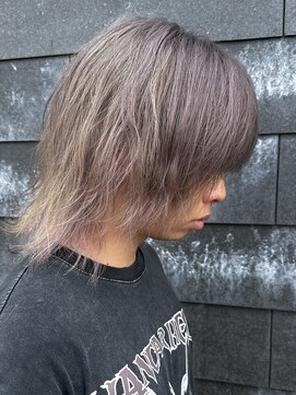 ヒュイル バイ ニアウ(Hwyl by Niau) メンズマッシュパーマニュアンスパーマスパイラルパーマ刈り上げ