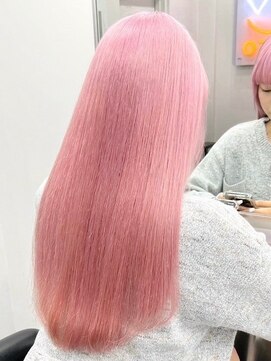 ウィコ 新宿(WICO) ホワイトピンク[新宿駅/ワンレン/ダブルカラー/小顔]