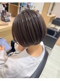 ショートボブ×ハイライトカラー