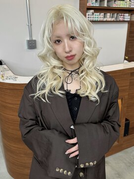 リヴ ウメダ(LIV umeda) ホワイトブロンド/ケアブリーチ/トリプルカラー【梅田】