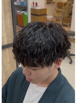 メンズギフト(men's GIFT) 大分フェザーパーマメンズ刈り上げツーブロックレイヤーマッシュ