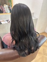 インビテーション(invitation) アッシュグレーにレイヤーカット