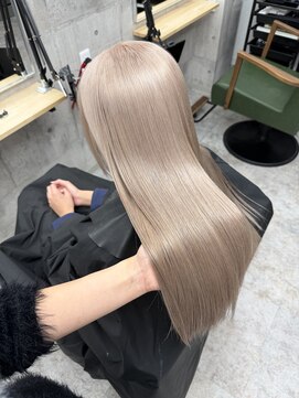 モニカ 栄店(MONIQA) ホワイトベージュ