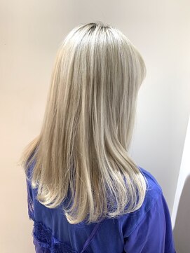 salon de MiLK 札幌大通店【サロン ド ミルク】 プラチナブロンド