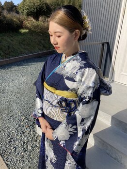エミヘアー(emmi hair)の写真/成人式の着付けとヘアセットは事前打ち合わせ有り。しっかりカウンセリングで自分らしさを叶える♪