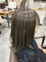 シアン 立川店(Shian)&nbsp;細めハイライトをたっぷり入れたオリーブベージュ