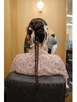 メク(meku)&nbsp;ロングのタイトヘアアレンジ
