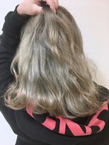 美容室 フラット(FLAT)&nbsp;ミルクティーベージュ＆インナープラチナホワイト