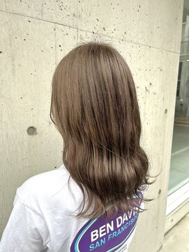 ヘアーアンドビューティーザ エフ(Hair Beauty the F) ＊ミルクティーベージュ_ウェーブ巻き_1ブリーチ_m15