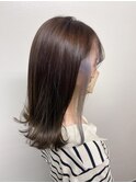 外ハネミディアム×セクションカラー