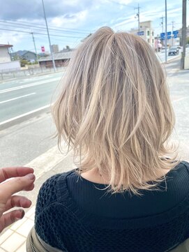 ユリアーナ(yuliana HAIR&SALON) ブロンディレイヤー