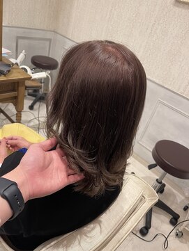 ヘアルーム ルシア(Lucia) ミディアムレイヤー