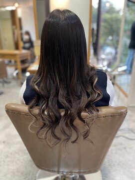 フツーロ 栄(FUTURO) プルエクステ