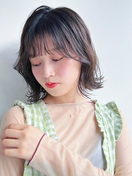 ホスタ 大阪梅田店(fosta) ベージュインナーカラーショートボブレイヤーミディアム前髪