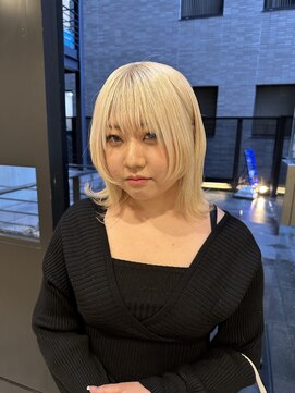 ジルバイジゼル(JILL by GiseL) ホワイトブロンド