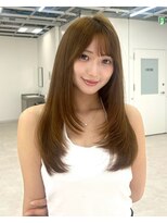 ユーフォリア 新宿通り(Euphoria) ロングレイヤー 斜めバンググレージュカラーデザインカラー