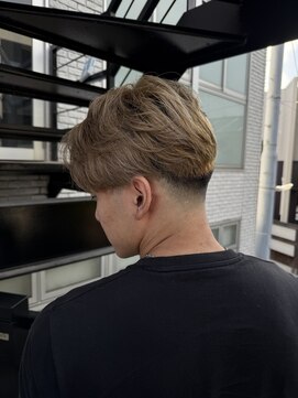 リブート(Re:Boot) 外国人風ベージュ/テーパーフェード