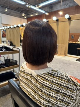 チャプター 問屋町(chapter) 透明感ケアカラーブラウンベージュ切りっぱなしミニボブ韓国ヘア