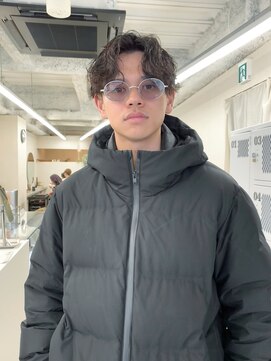 キジ(kiji) ツイストスパイラルパーマシャドウパーマセンターパート