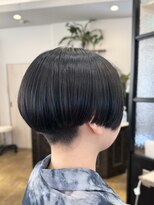 シュヴー 築地(CHEVEUX) 好印象!前下がりツーブロック刈り上げショート