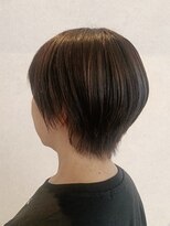 モック 蒲生四丁目店(moc) 丸みシルエットで首元すっきり